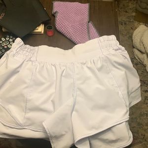 Lululemon hotty hot light lavender size 6 shorts